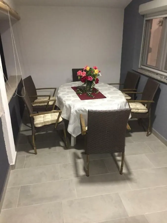 Apartment Roko Vir